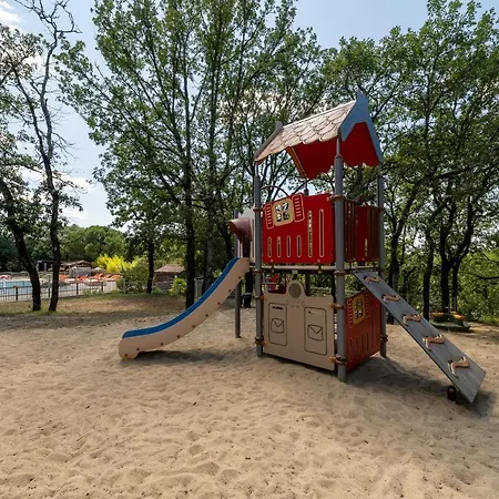 Camping Les Reflets Du Quercy Кемпинг