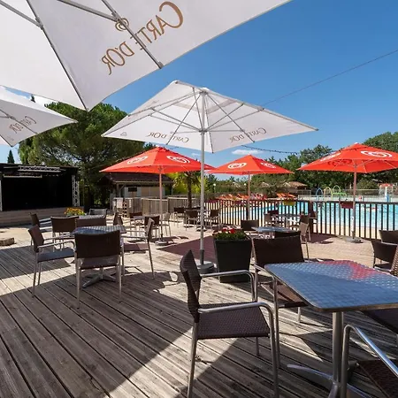 Camping Les Reflets Du Quercy Кемпинг