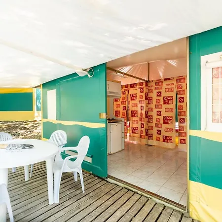 Camping Les Reflets Du Quercy Кемпинг *