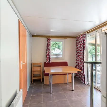 Camping Les Reflets Du Quercy