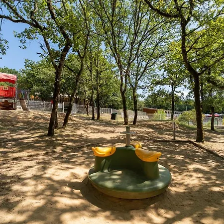 Camping Les Reflets Du Quercy Кемпинг