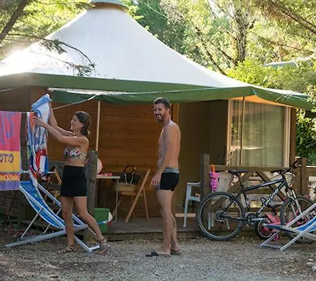 Camping Les Reflets Du Quercy *