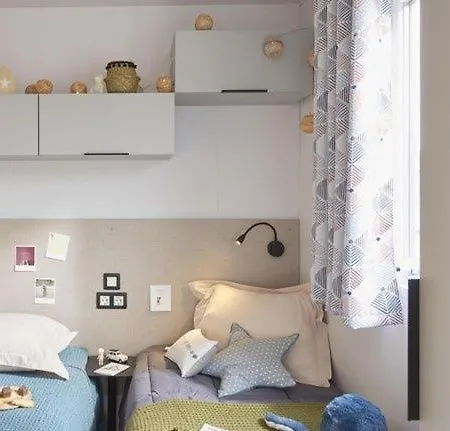 Camping Les Reflets Du Quercy 캠프장