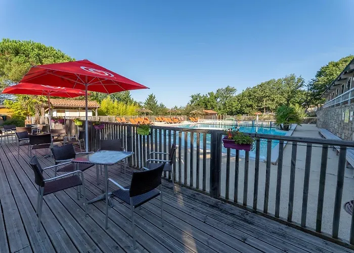 Camping Les Reflets Du Quercy Campingplatz *