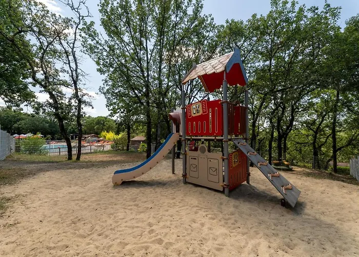 Camping Les Reflets Du Quercy Campingplatz