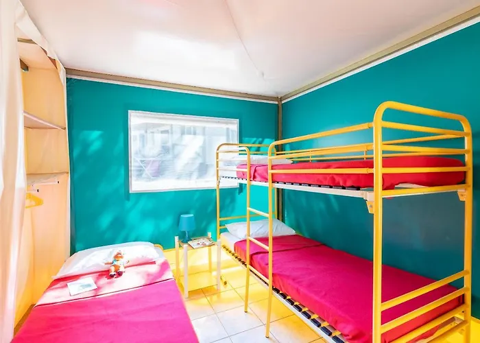 Camping Les Reflets Du Quercy Campingplatz Crayssac