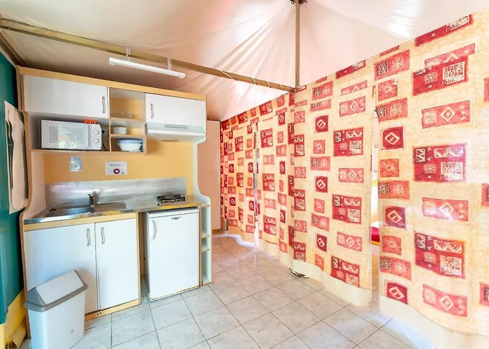 Camping Les Reflets Du Quercy Campingplatz Crayssac