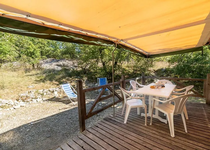 Camping Les Reflets Du Quercy Campingplatz