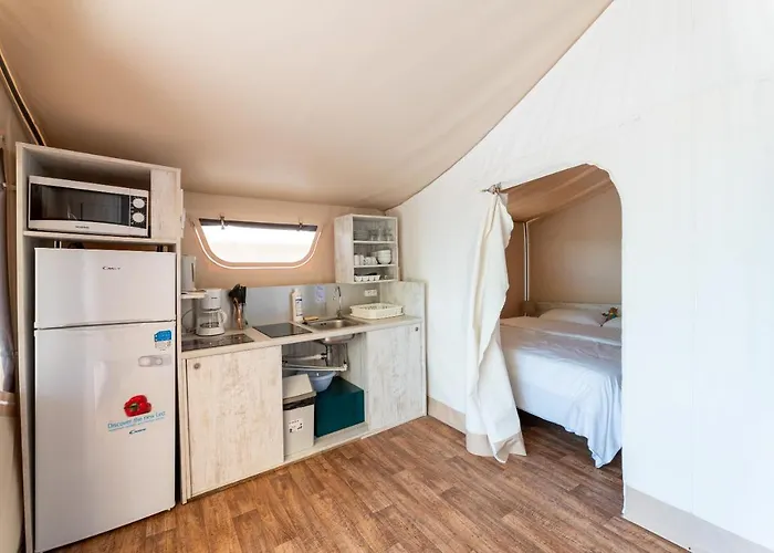 Camping Les Reflets Du Quercy Campingplatz Crayssac