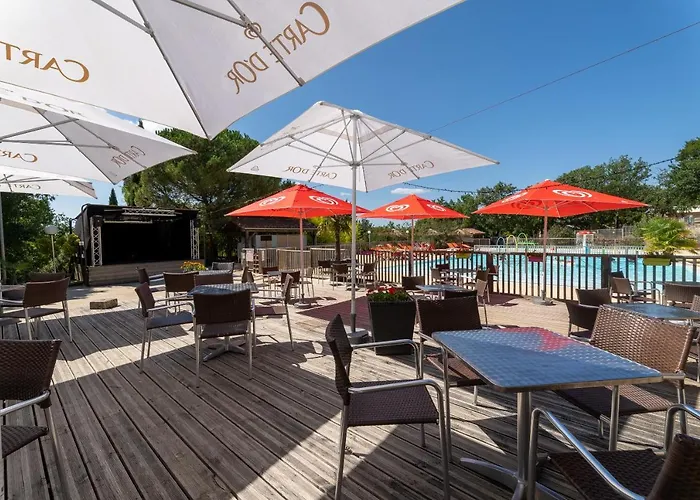 Camping Les Reflets Du Quercy Campingplatz