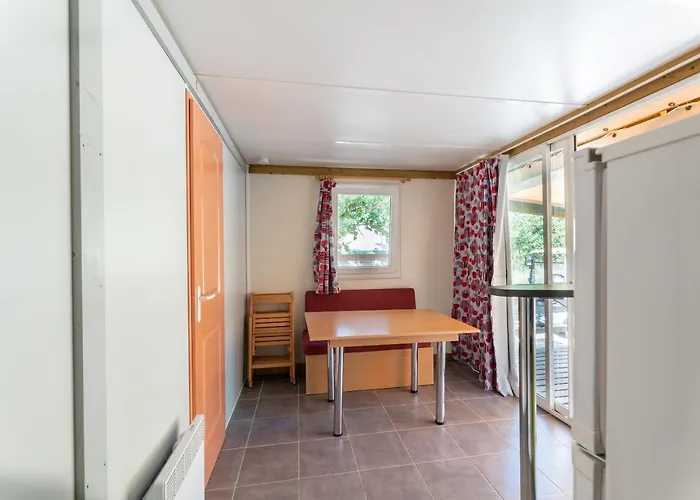 Camping Les Reflets Du Quercy