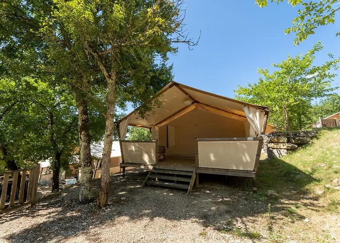Camping Les Reflets Du Quercy Campingplatz