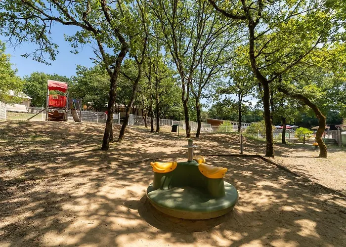 Camping Les Reflets Du Quercy Campingplatz