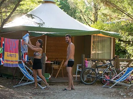Camping Les Reflets Du Quercy *