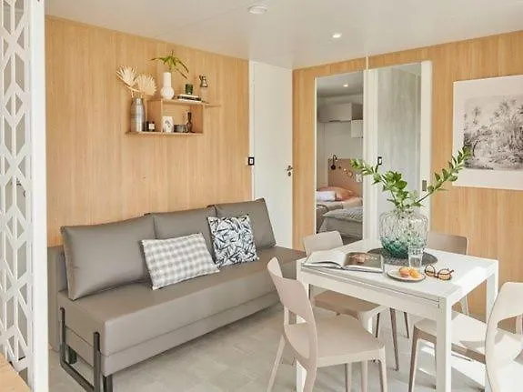 Camping Les Reflets Du Quercy